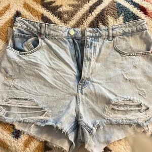 Brand new worn once Zara jean shorts size 12